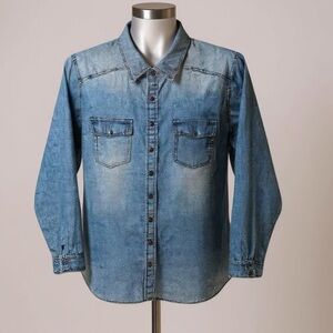 TORRID "Taylor" Long Sleeve Denim
Button-Down‎ Shirt NWT Size 1X